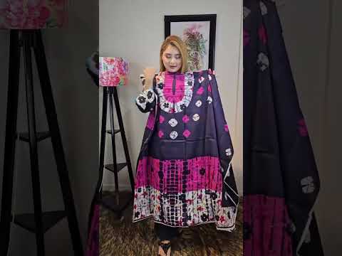 প্রিয় মানুষকে মনের মতো সাজিয়ে নিন এই সুন্দর ড্রেস টি গিফট দিয়ে।